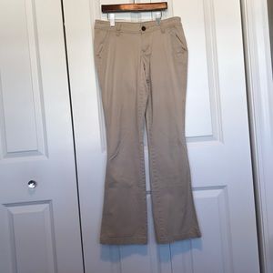 Old Navy Diva women’s size 2 khaki Tan Chino pants